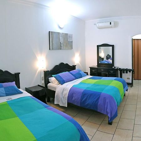 Hotel Eskalima Алахуэла Экстерьер фото