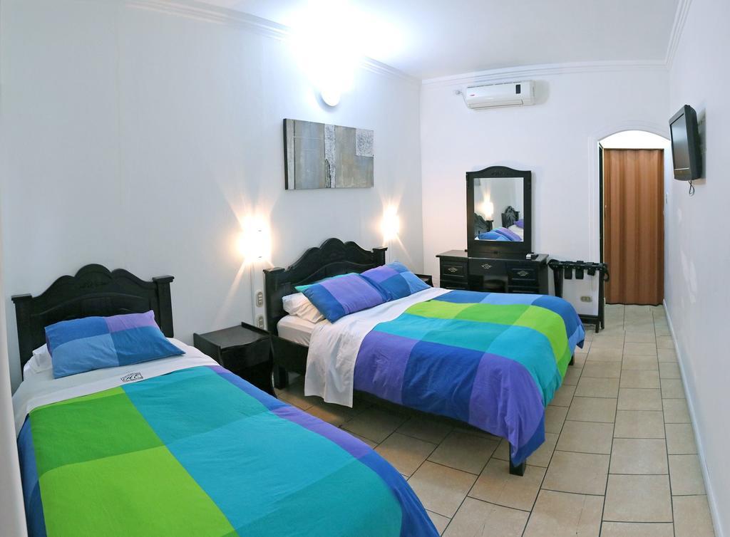 Hotel Eskalima Алахуэла Экстерьер фото